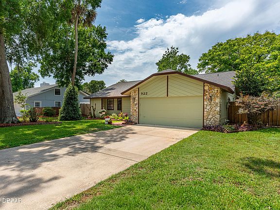 3rd image of 922 Mill Road Ln