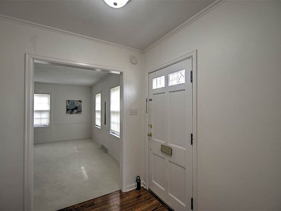 4th image of 228 Southmoreland Pl