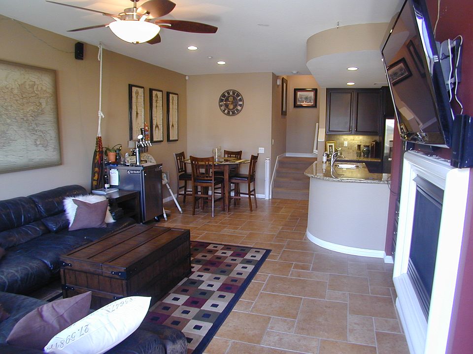 1st image of 38 Midtown Dr