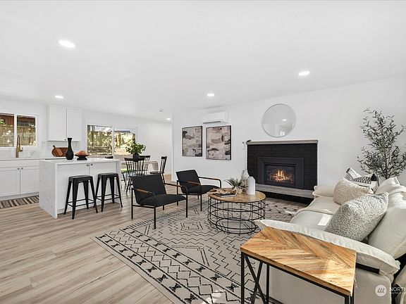 3rd image of 20715 36th Avenue W