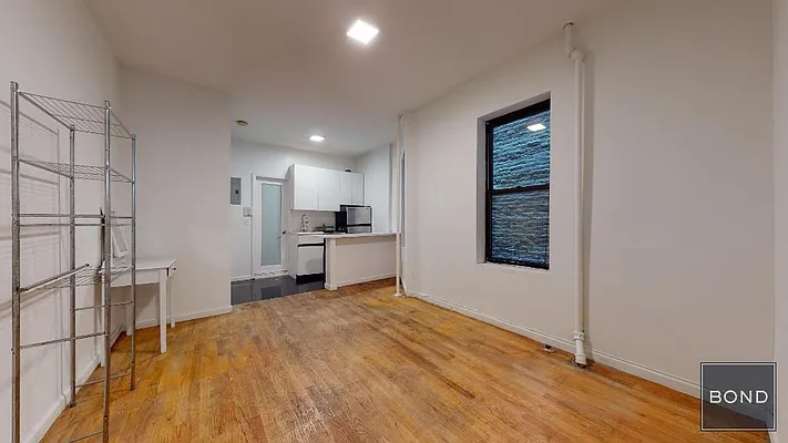 Rented by Bond New York | media 19
