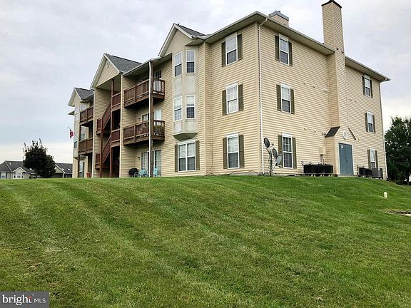 3rd image of 151 Brookland Ter APT 3