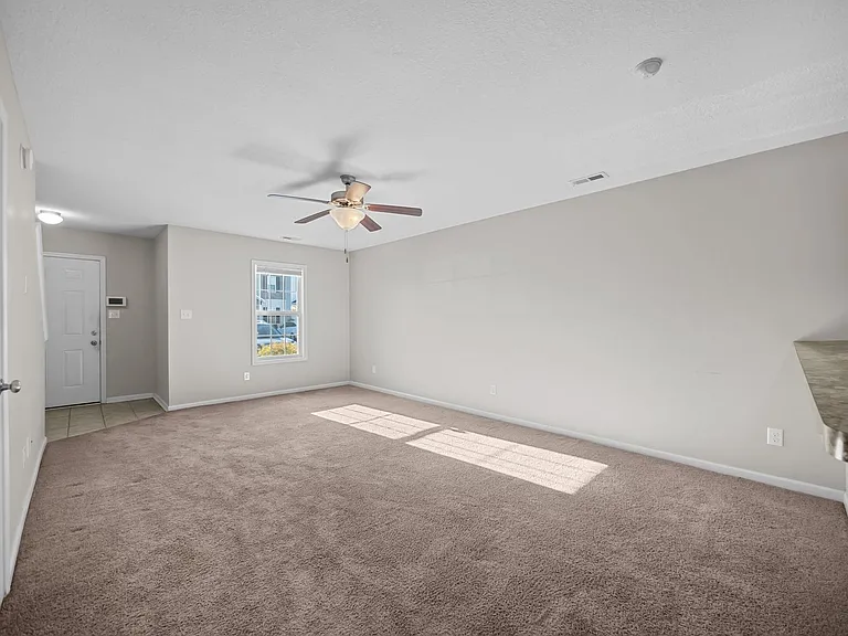 102 W Murrow Ln — Photo 7