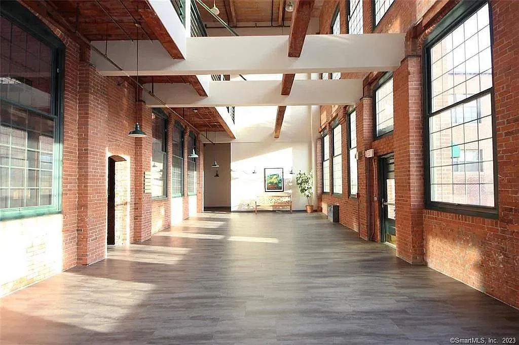1 bed, 1.5 bath, 825 sqft, $2,495 — Photo 3