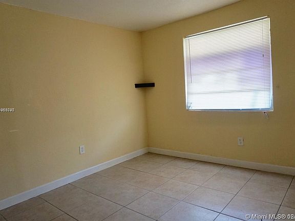5th image of 1330 NE 111th St Unit 1330