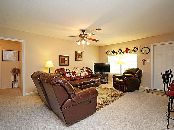 5th image of 5104 Carmona Ln