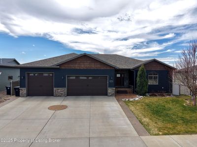 2545 States Blvd, Dickinson, ND, 58601