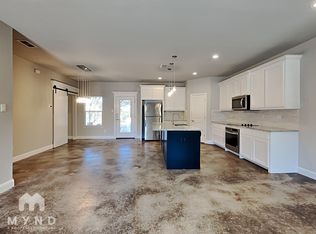 5711 Barkridge Dr, Granbury, TX 76048