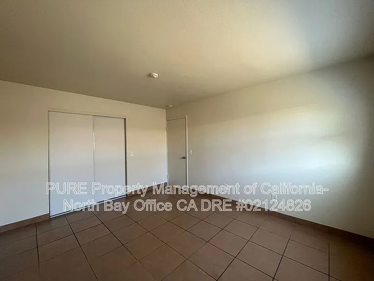 2555H W Steele Ln — Photo 9