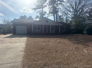 220 Four Ply Ln, Fayetteville, NC 28311