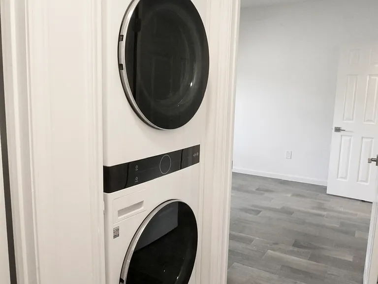 Full-Sized Stackable Washer/Dryer