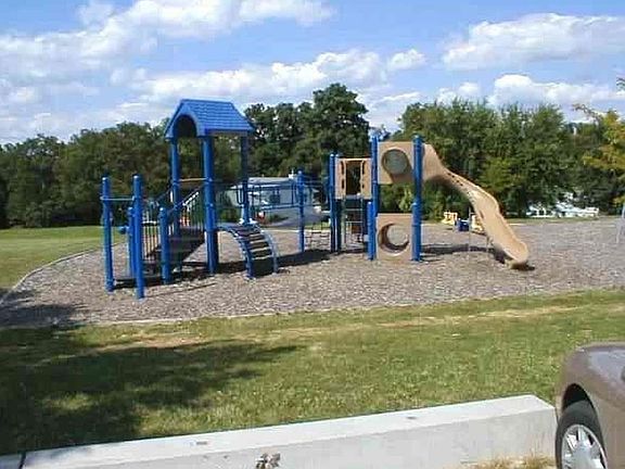 4th image of 123 Newport Rd