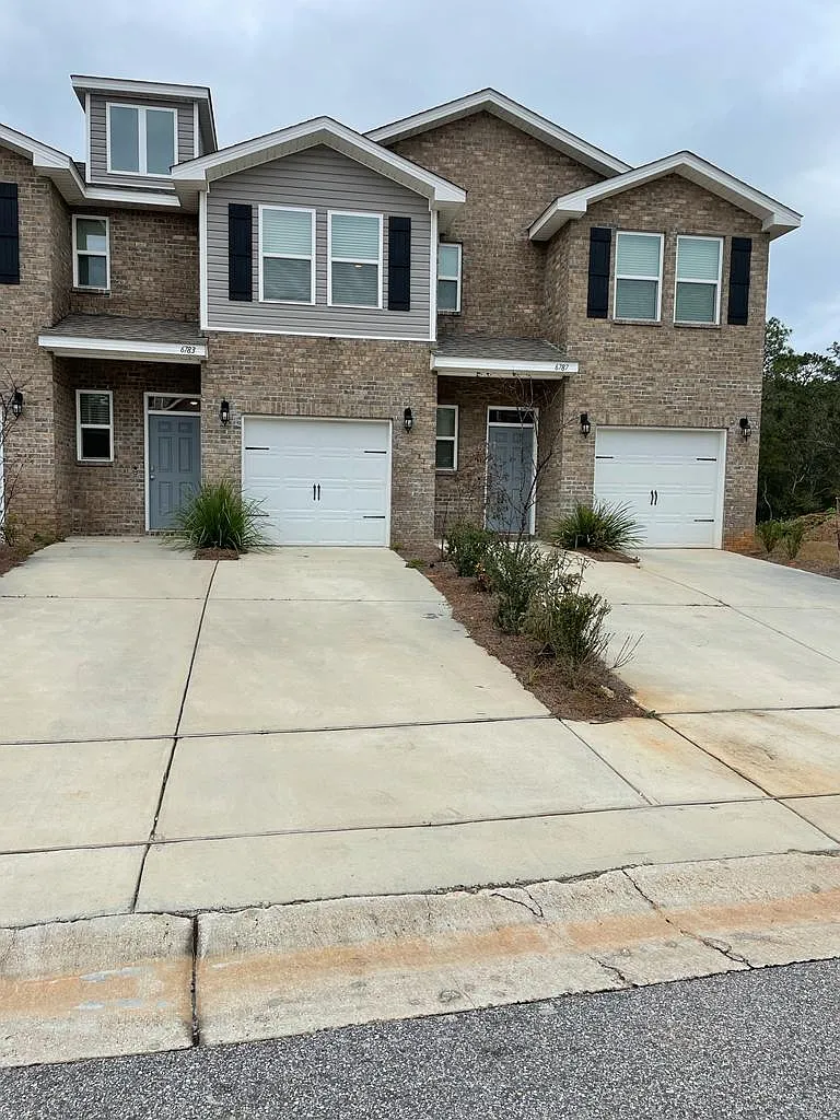 3 bed, 2.5 bath, 1551 sqft, $1,790 — Photo 3