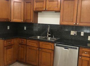 905 W Newgrove St, Lancaster, CA 93534