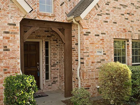 3rd image of 9761 Avalon Dr