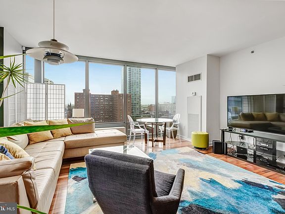 3rd image of 2101 Market St Unit 1106