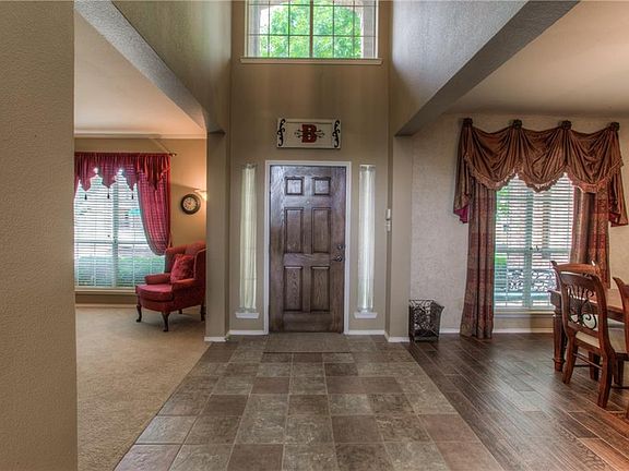 5th image of 8409 Summer Park Dr
