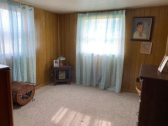 5th image of 685 Fairlane Dr
