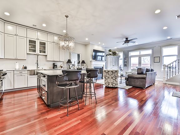 5th image of 3056 N Clybourn Ave APT 3N