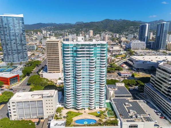 1341 Kapiolani Blvd APT 22D, Honolulu, HI 96814