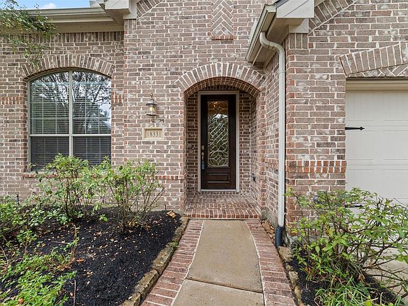 4th image of 18331 First Bend Dr