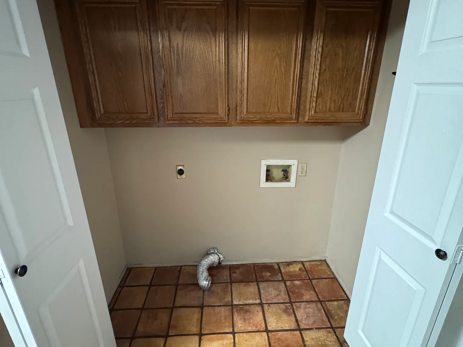 3 bed, 2212 sqft, $2,500 — Photo 1