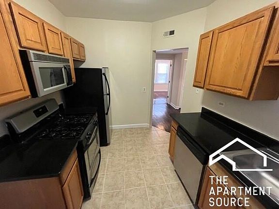 3rd image of 2440 N Hamlin Ave APT 1