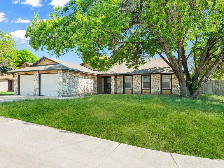 5202 Gawain Dr — Photo 3