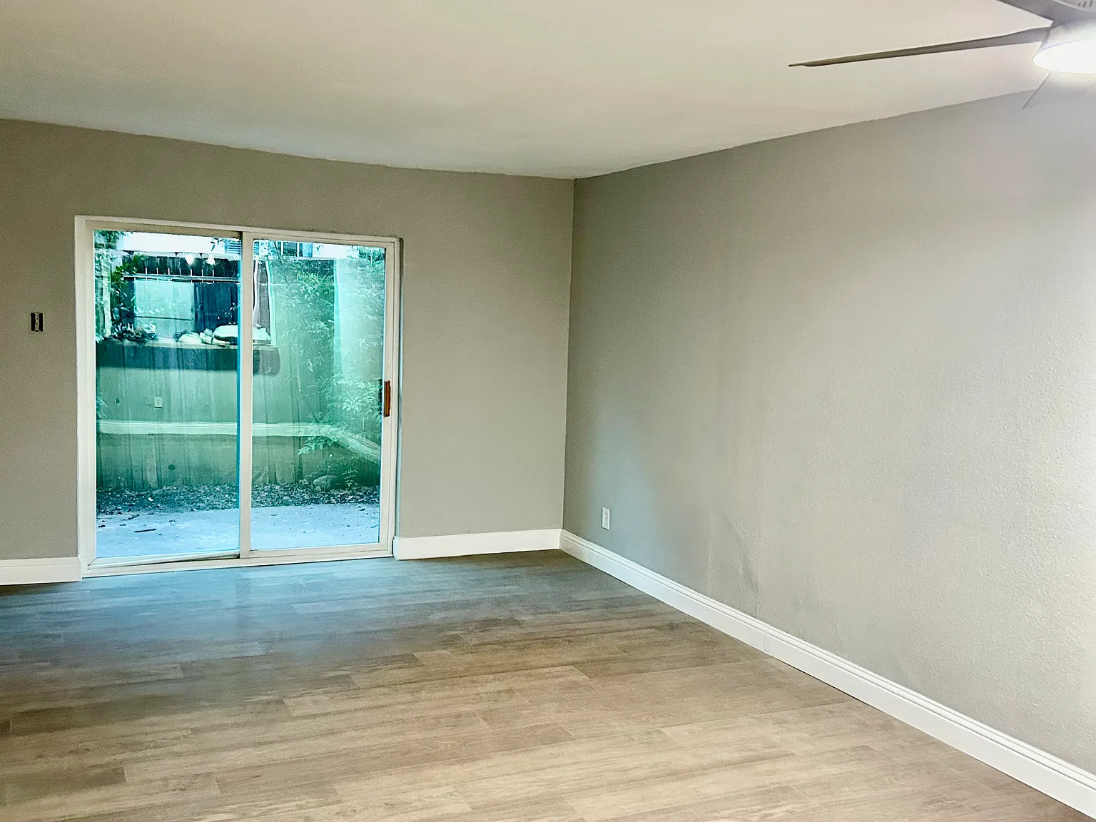 4429 Bowser Ave — Photo 2