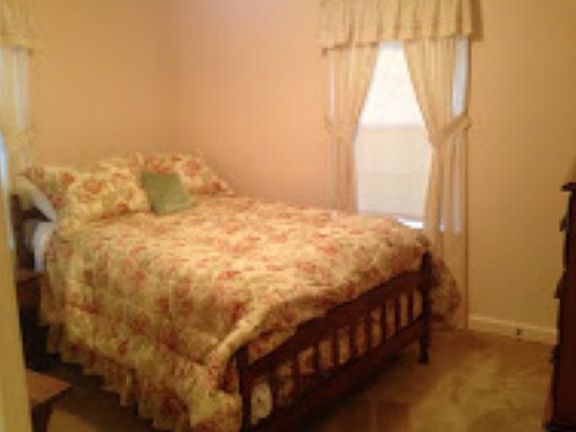 5th image of 139 Sloan Ave