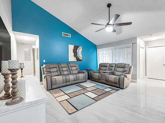 4th image of 8888 Thumbwood Circle Apt B