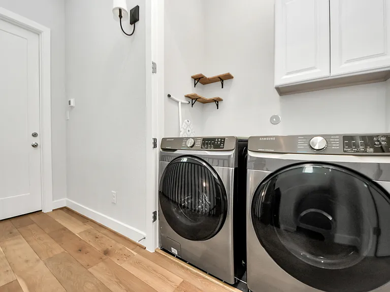 1223 W 16th St #B — Photo 9