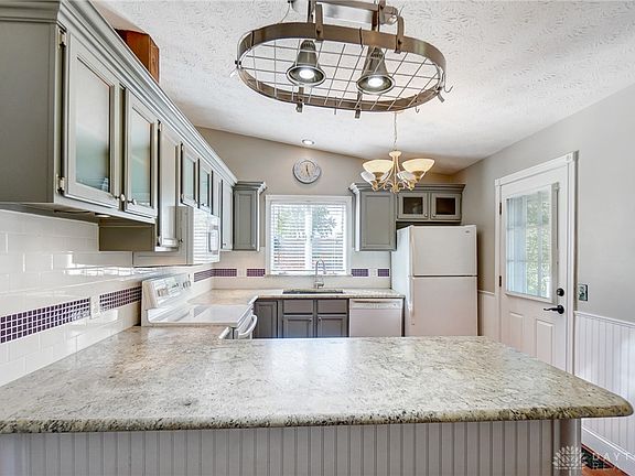 3rd image of 6314 Hillgale Ln