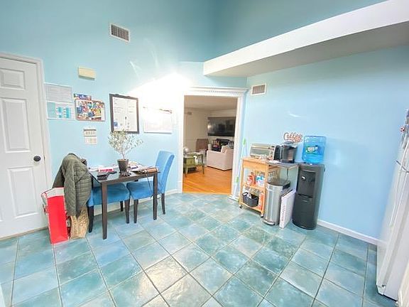3rd image of 14 Hillcrest St Floor 2
