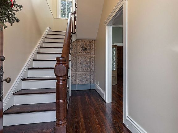 2nd image of 618 Park Ave