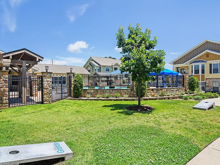 Wellington Grande Apartment Homes — Photo 21