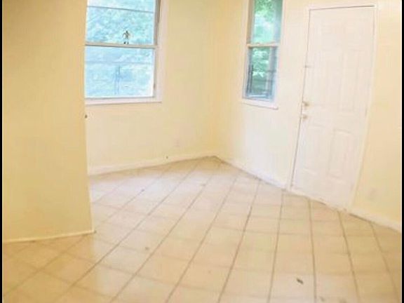 4th image of 15 Lincoln Ter APT 1