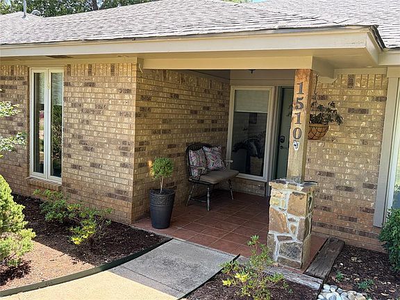 4th image of 1510 W E Ave