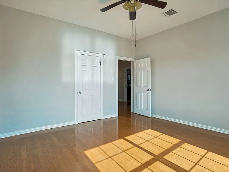 2219 N Flores St — Photo 8