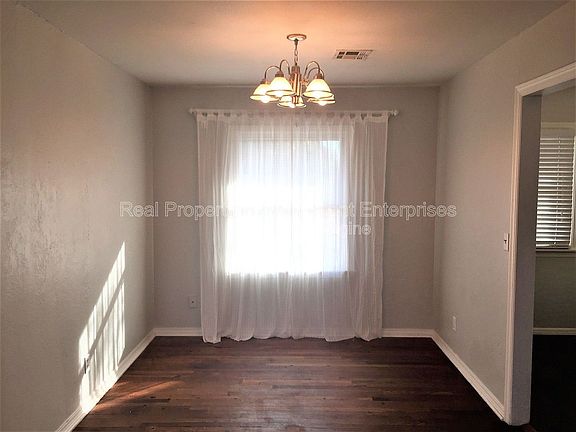 5th image of 3912 NW 32nd St