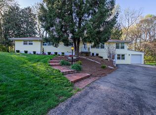 212 Elm Ave, Pewee Valley, KY 40056