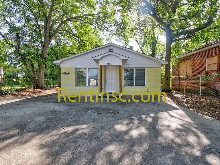 1004 Pine St — Photo 3