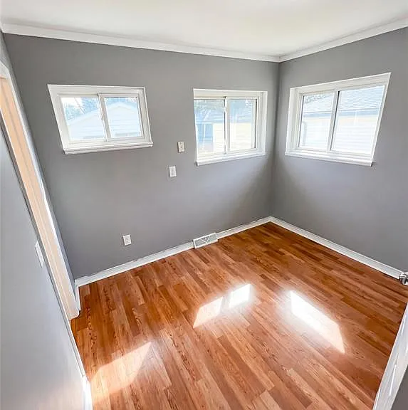 8647 Chalmers Ave — Photo 11