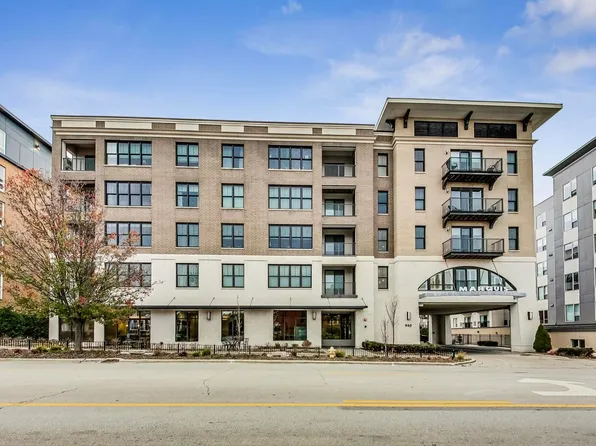 940 Maple Ave APT 210, Downers Grove, IL 60515