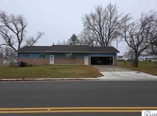 100 1st St E, Vernon Center, MN 56090