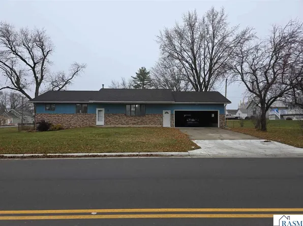 100 1st St E, Vernon Center, MN 56090