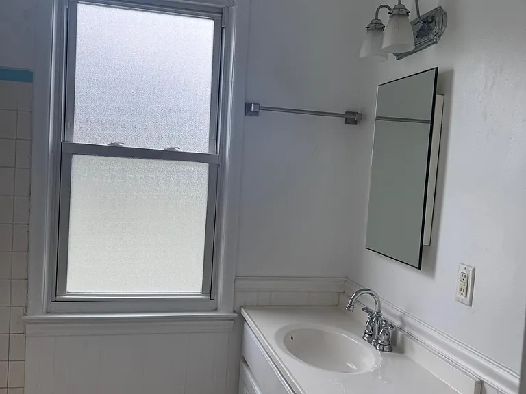 36 Wallace St #2 — Photo 3