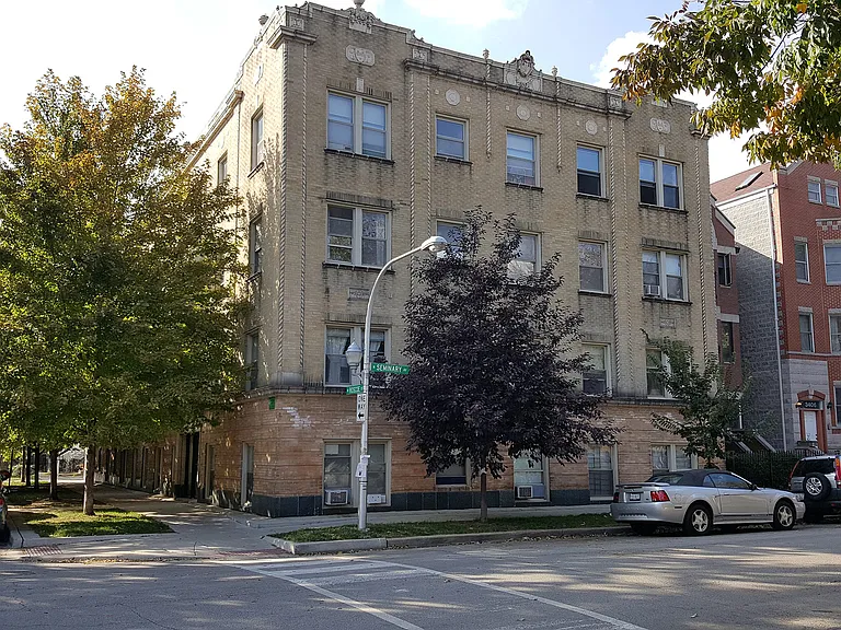 1101 W Roscoe St #22 — Photo 2