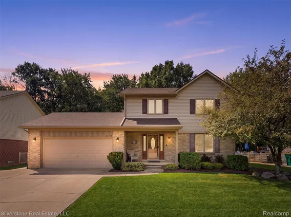 21716 Hildebrandt Dr, Flat Rock, MI 48134