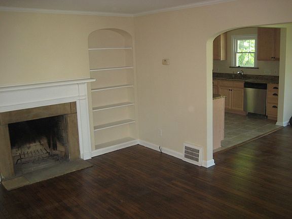 3rd image of 1790 Wright Ave